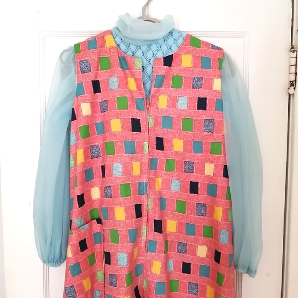 60's vintage shift dress pink multicolor patchwork pattern front pocket & zip